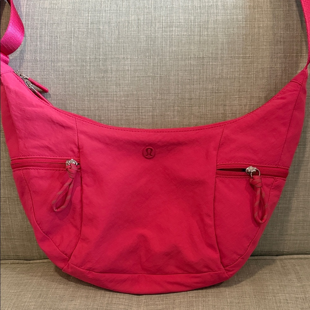 Lululemon Slouchy Sling Bag 6L Bright Pink Crossbody Shoulder Bag - PERFECT!